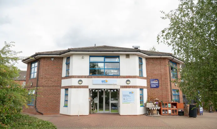 Outside view at The Kiddi Caru Day Nursery Preschool Grange Park