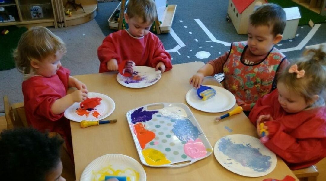 Lindum Day Nursery Explore Paint