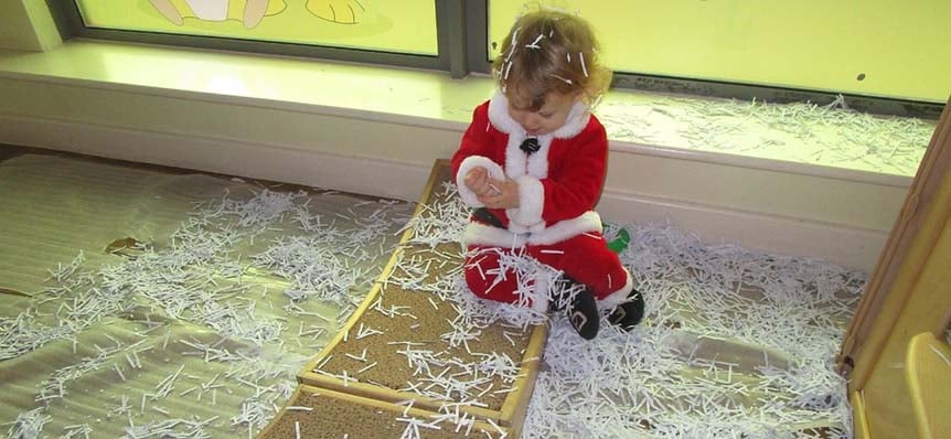 Kiddi Caru Chelmsford Shredded Paper Play
