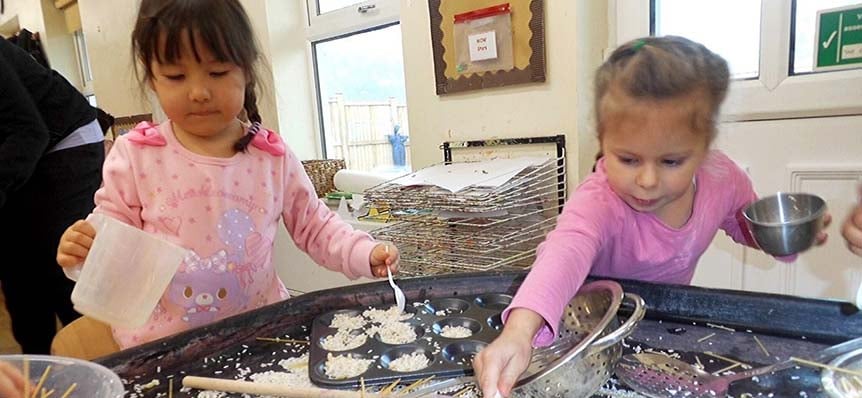 Kiddi Caru Writtle Busy Baking
